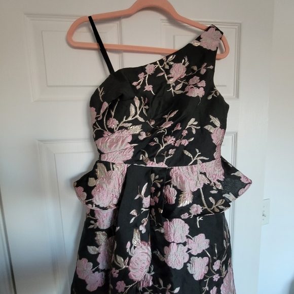 Adrianna Papell black floral one shoulder dress - Picture 7 of 9